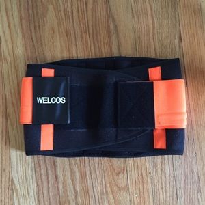 Free with purchase. Women’s waist cinching trainer