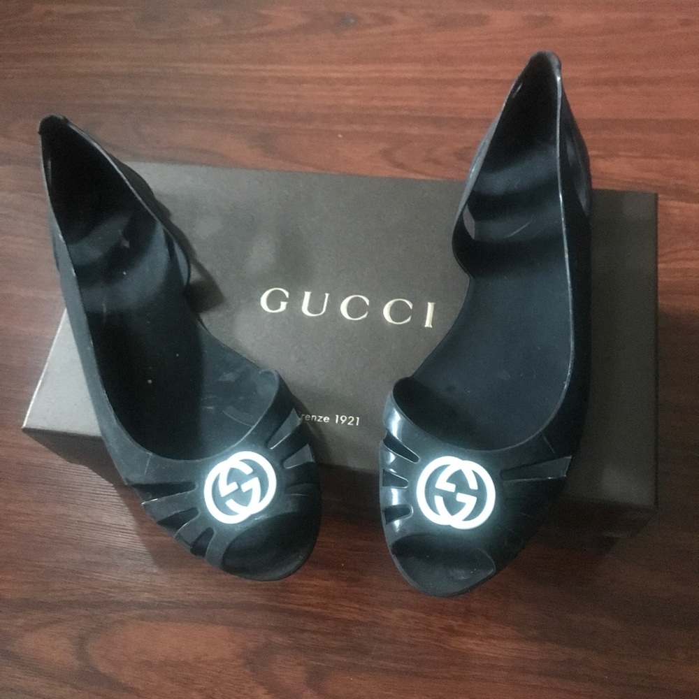Gucci rubber flats