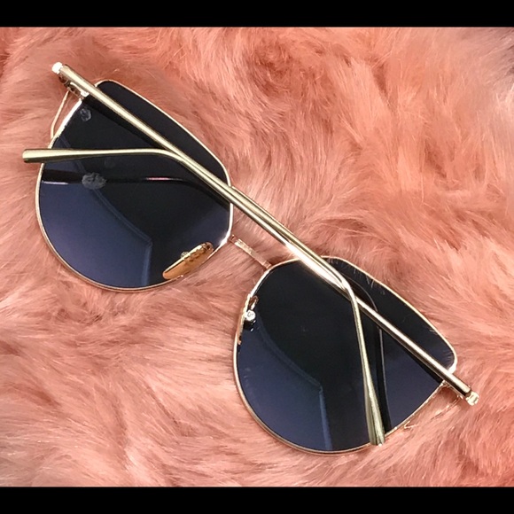 •oversized pink sunglasses• - Picture 2 of 3