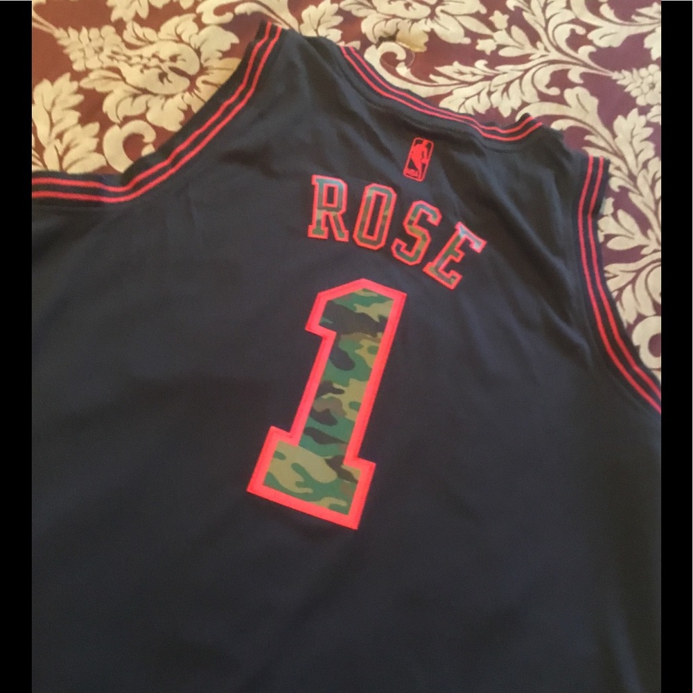 Derrick Rose camp jersey