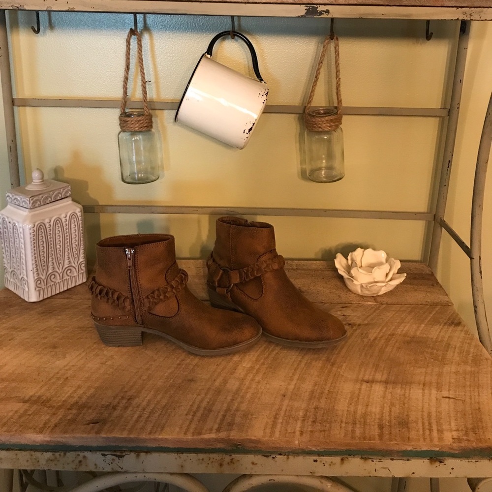 Adorable boots