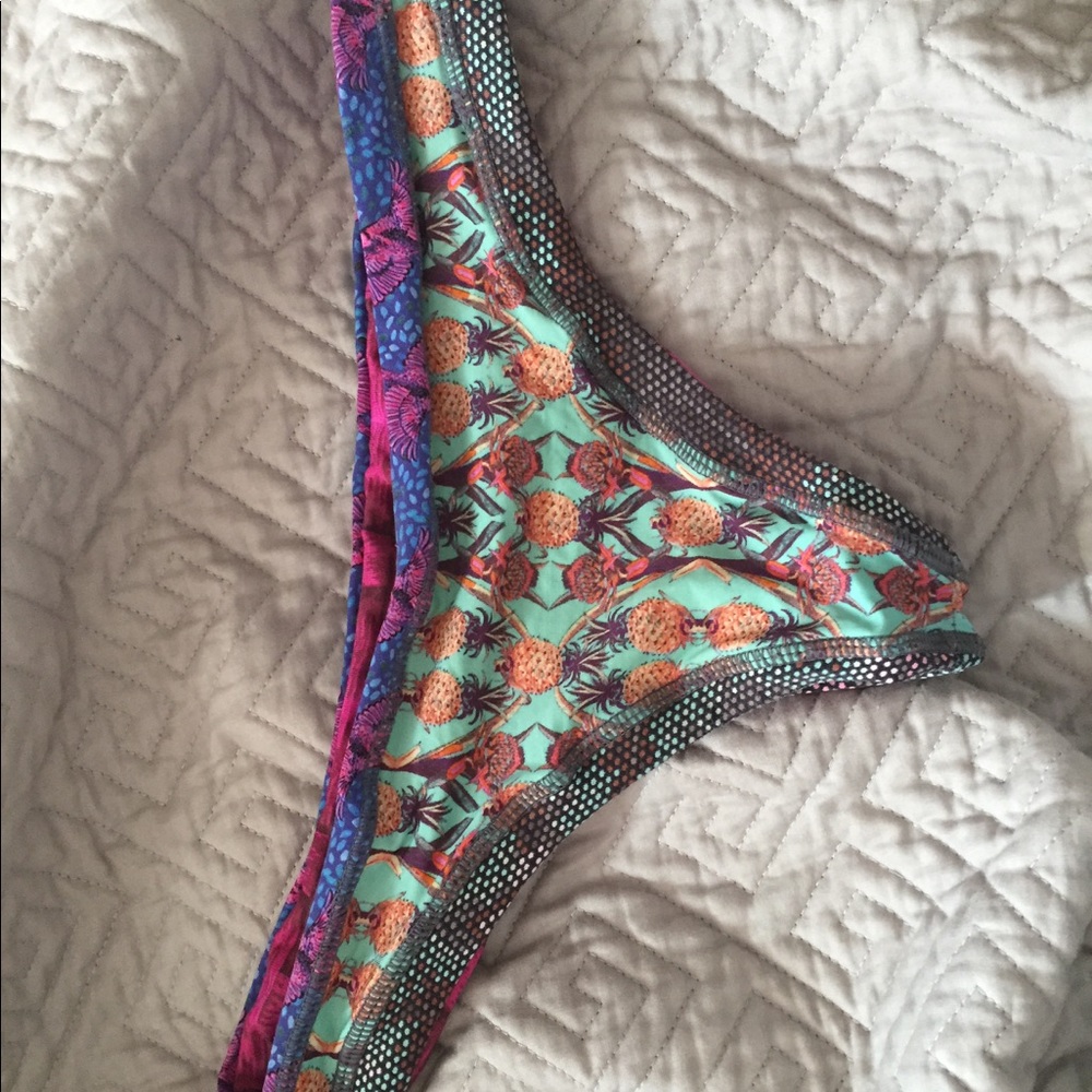 Bikini bottoms