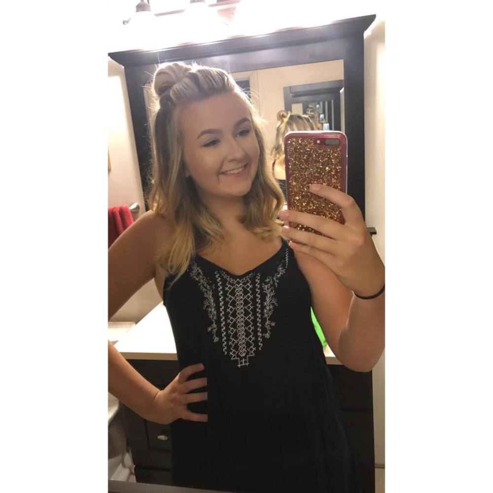 Meet your Posher, Alexis