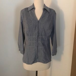 Cute zip up shirt by Zoe D