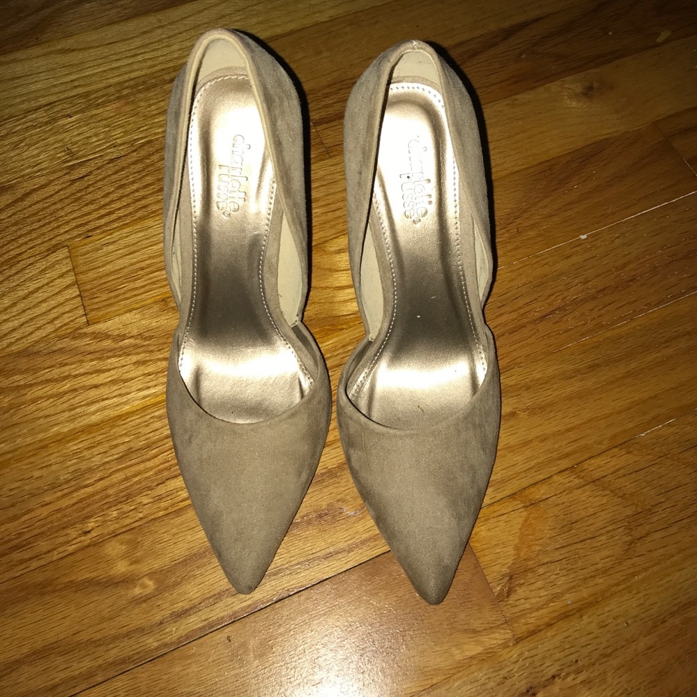 Tan suede pointed toe pumps (heels)