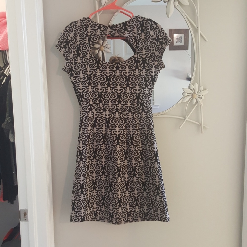 Dress - Picture 2 of 2