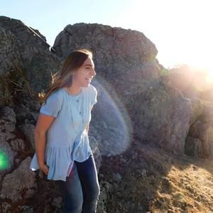 Meet your Posher, Hayley