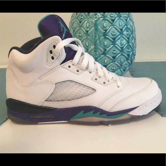 Jordan’s grape size 6y EU 38,5 retro 5s - Picture 1 of 1
