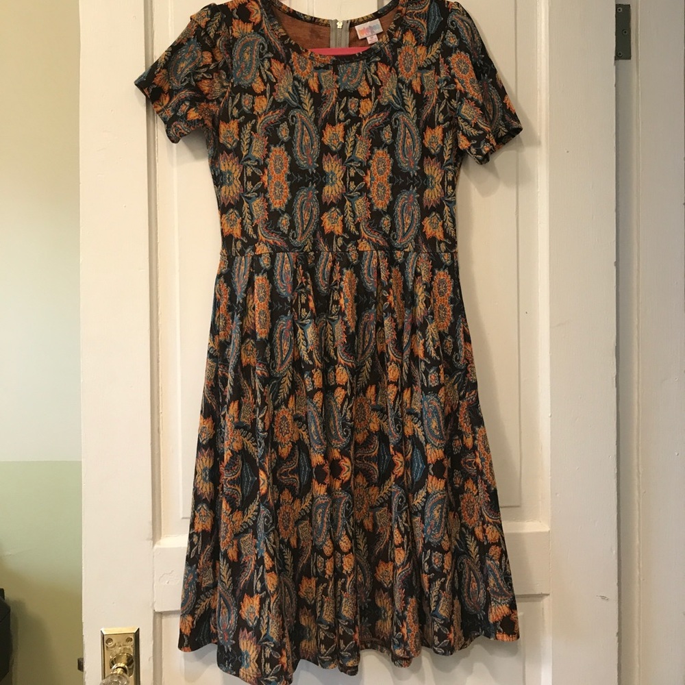 Medium LuLaRoe Amelia