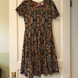 Medium LuLaRoe Amelia
