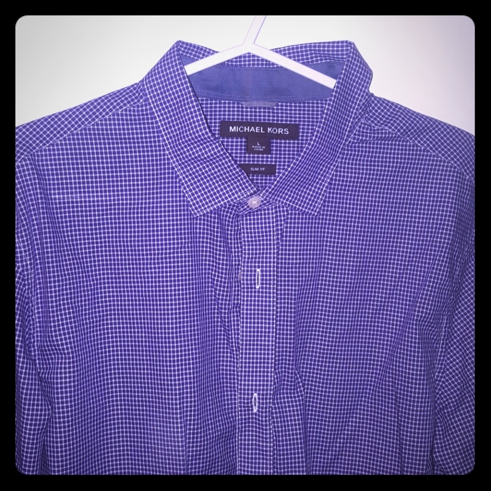 Used but in very good conditions MK long sleeve