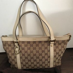 Gucci bag vintage . Authentic.