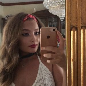 Meet your Posher, Sam