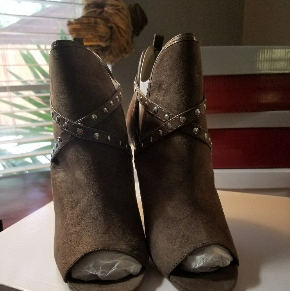 Mixx Shuz Carmen peep toe booties - Picture 2 of 3