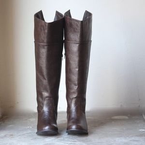 Tall riding boots