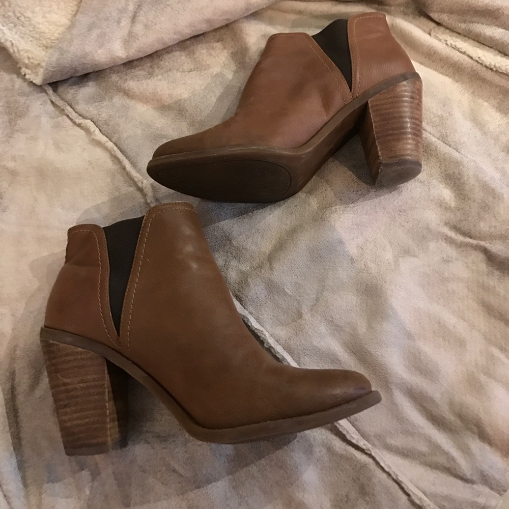 Jessica Simpson Tan Booties