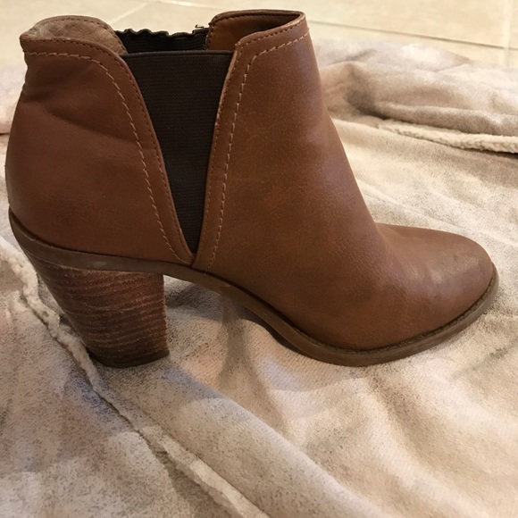 Jessica Simpson Tan Booties - Picture 2 of 2