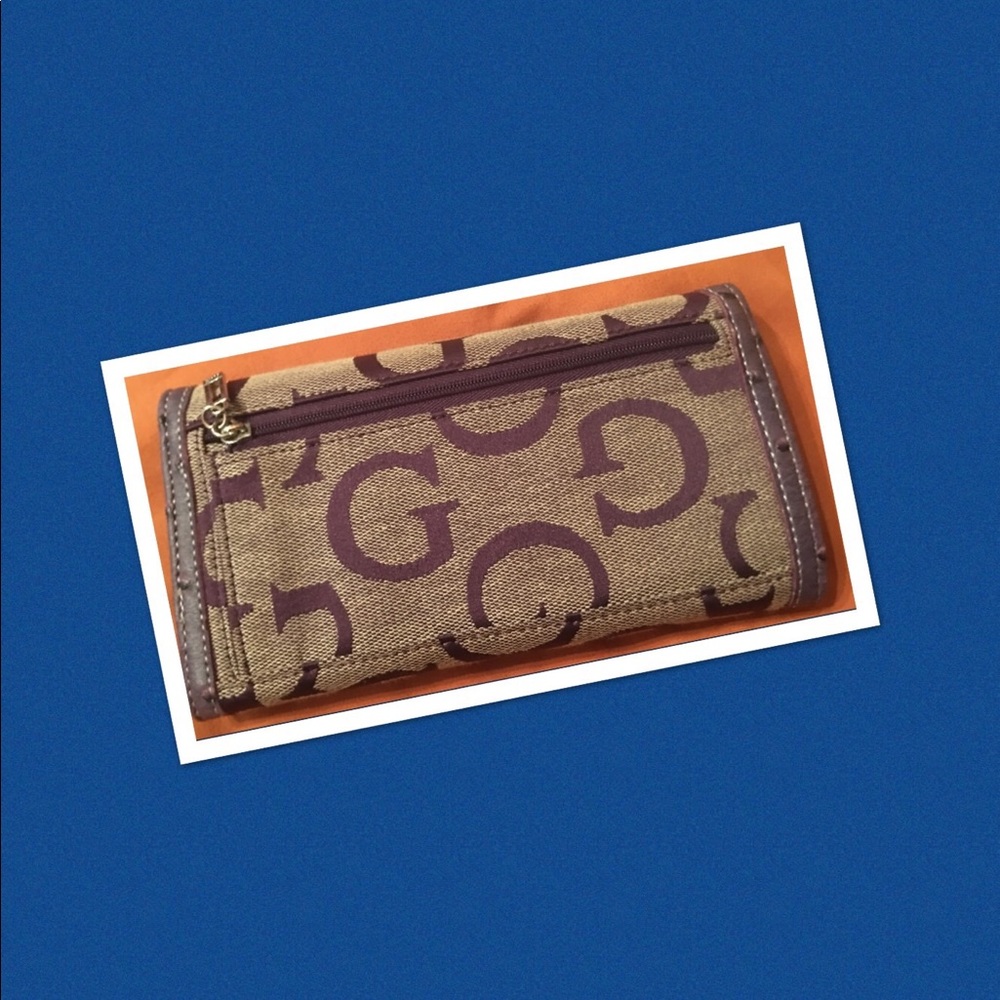 Guess Wallet - Picture 2 of 5