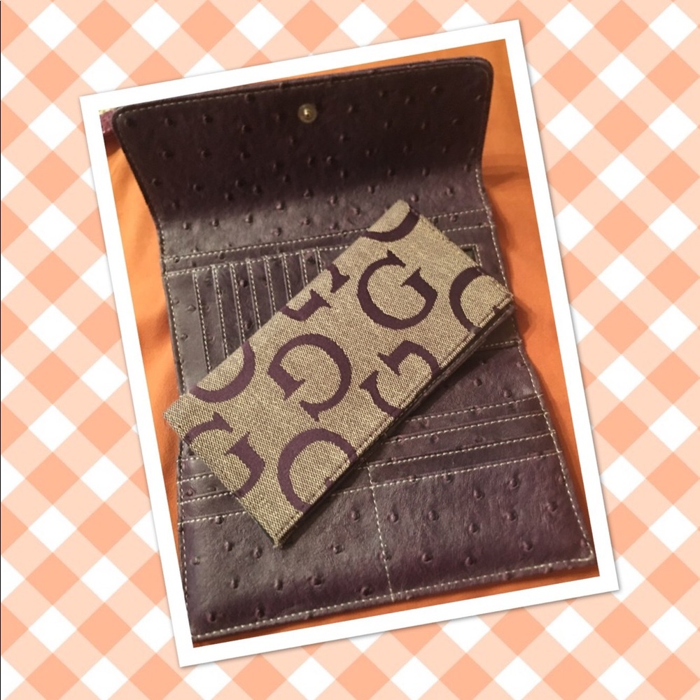 Guess Wallet - Picture 3 of 5