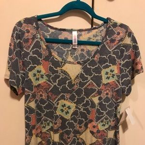 LulaRoe Medium Classic T NWT