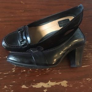 Women's Clarks Artisan ActiveAir Pumps Size 9