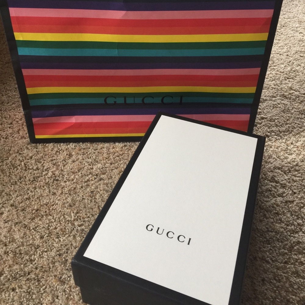 Gucci sneakers shoes box
