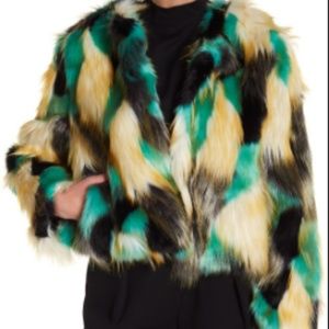 Romeo & Juliet Couture NWT Faux Fur
