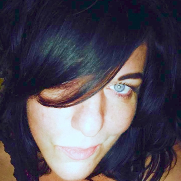 Meet your Posher, Melanie - Picture 1 of 1