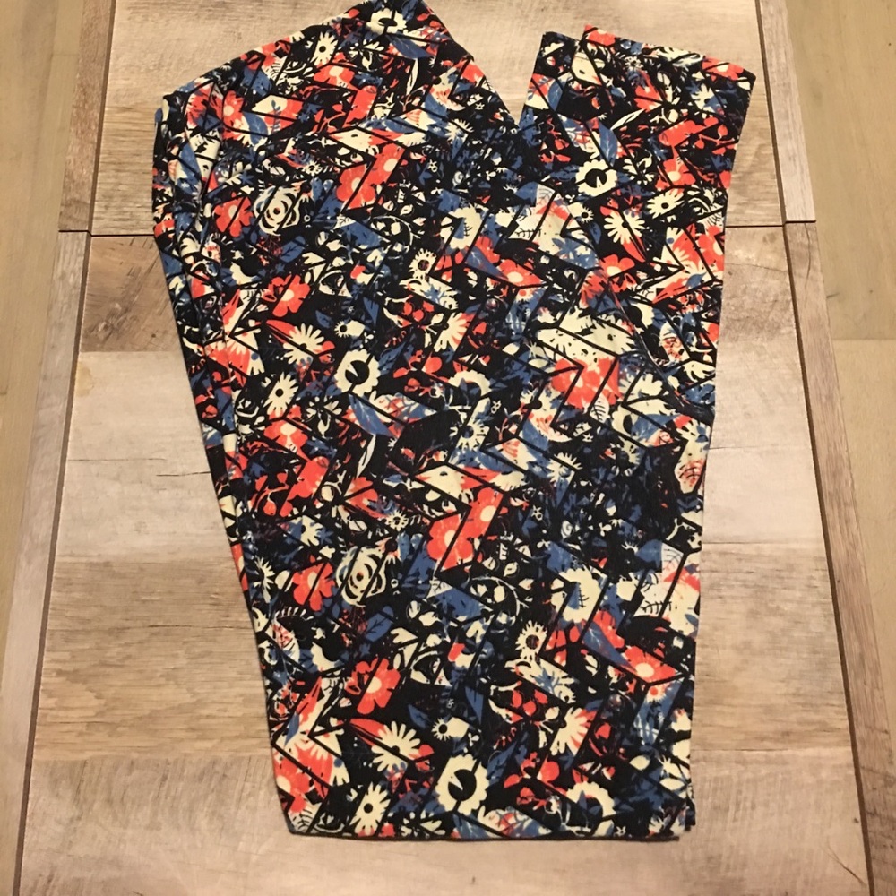 TC LuLaRoe Flower Geometric Leggings