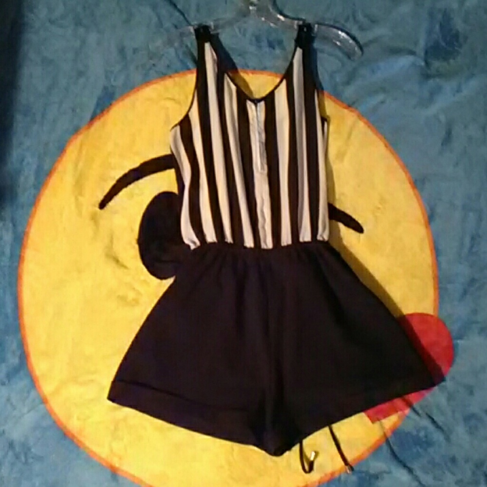 romper - Picture 2 of 3