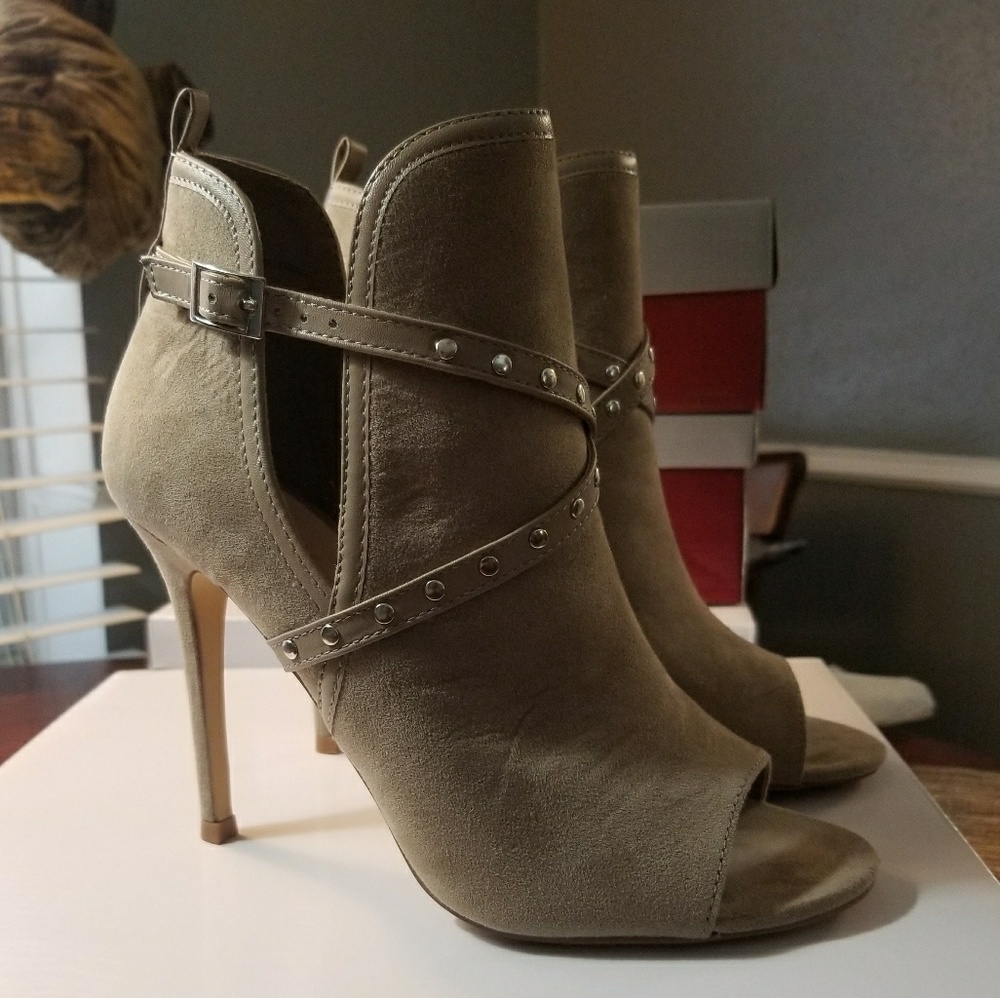 Mixx Shuz Carmen peep toe booties