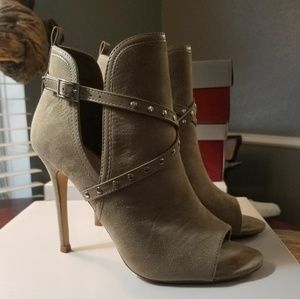 Mixx Shuz Carmen peep toe booties