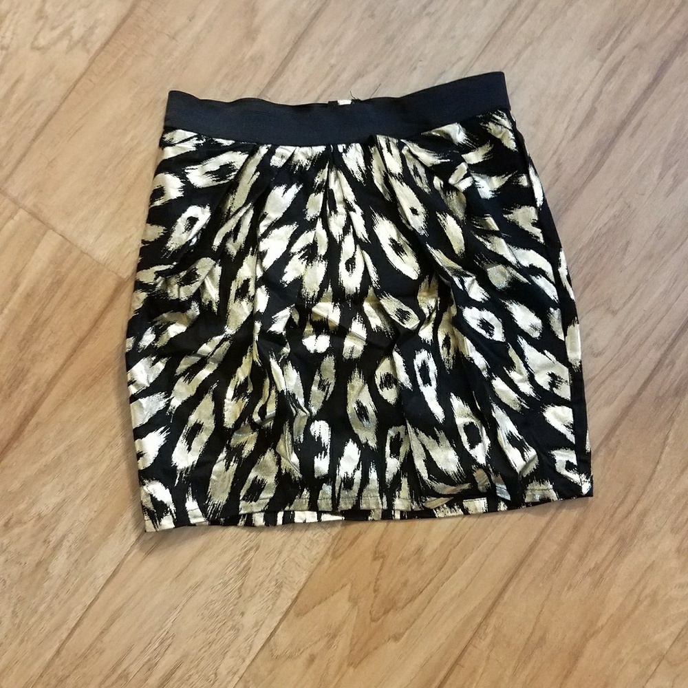 Metallic and black skirt