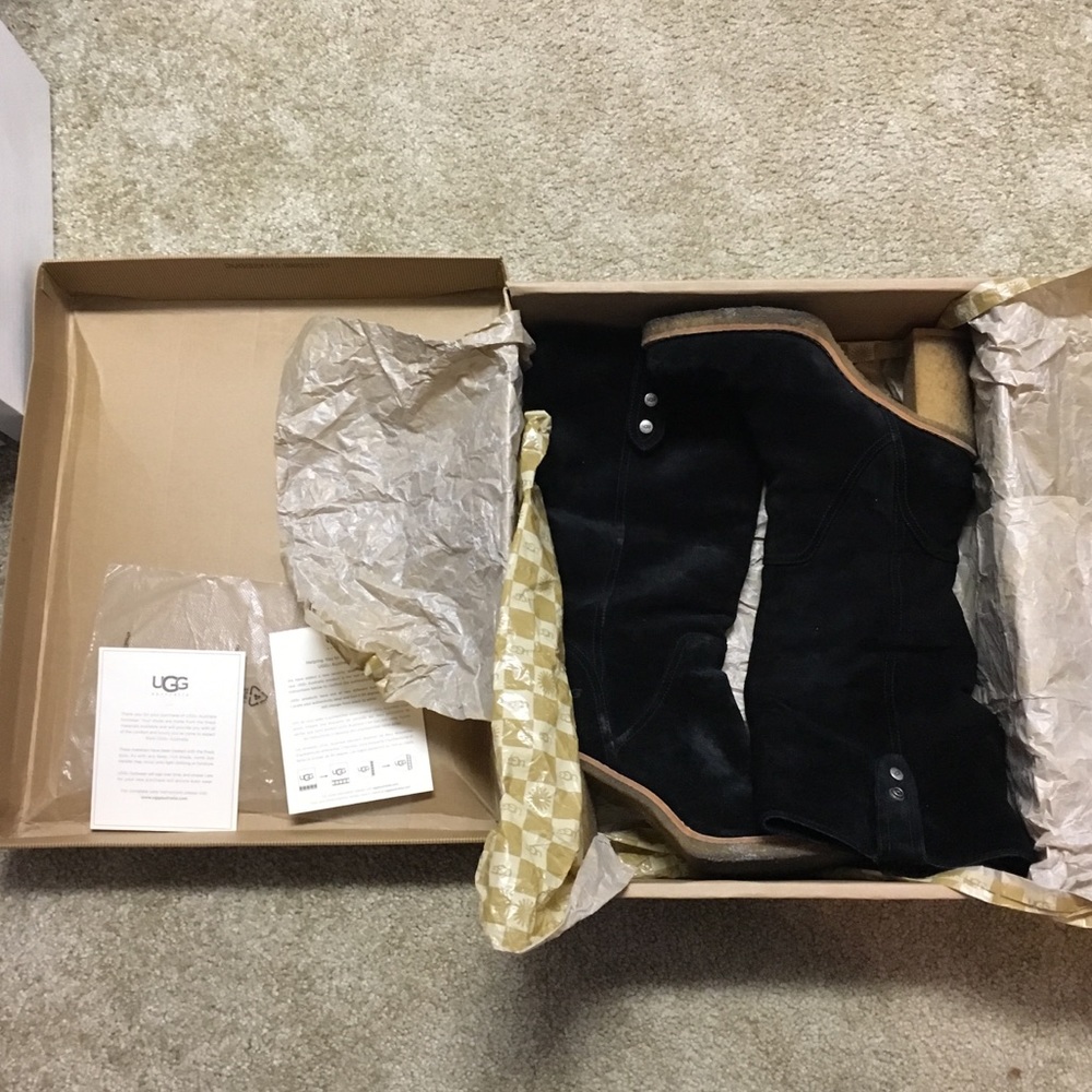 Ugg Josie II boots, black, size 7.5