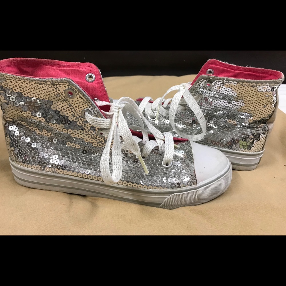 Girls Sparkling Sequin Sneakers! Justice (Size 6)