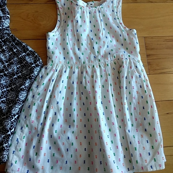 Two dresses! - Picture 3 of 8