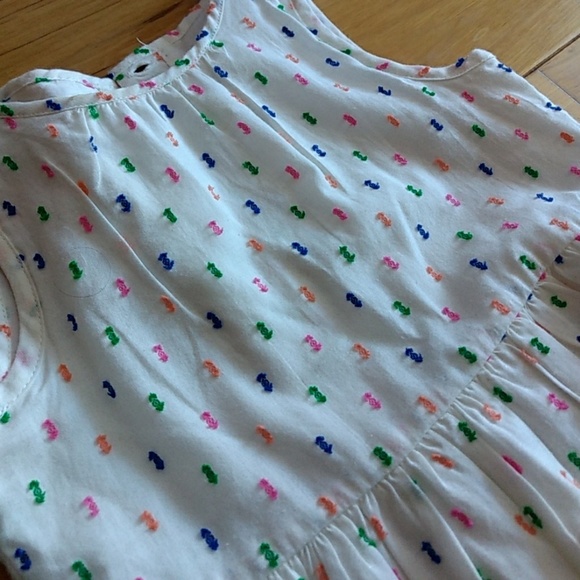 Two dresses! - Picture 4 of 8