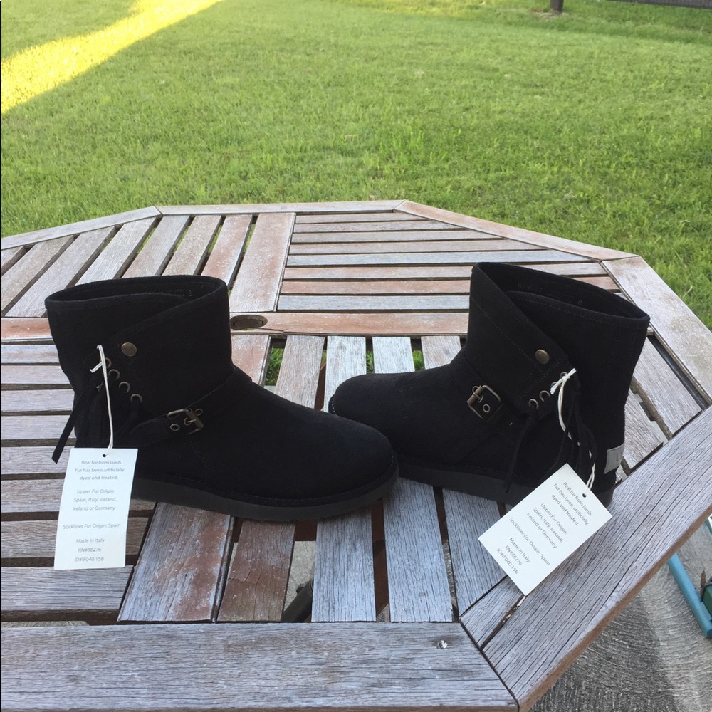 BRAND NEW UGG Collection Karisa Black Size 5