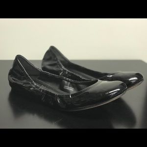 Vera Wang “Lillian” patent leather flats, size 7