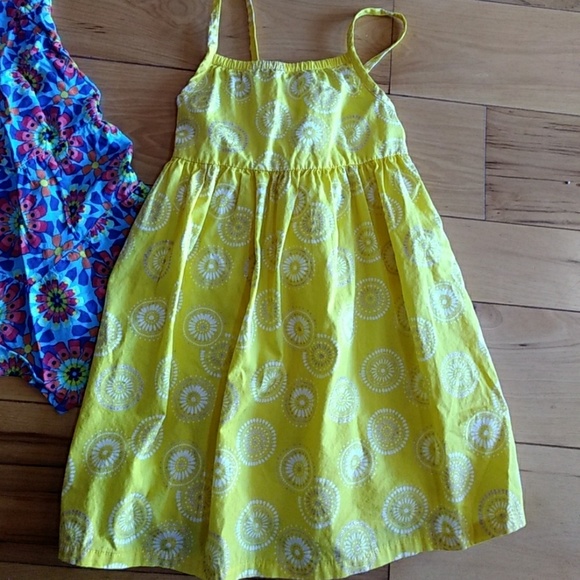 2 dresses! - Picture 2 of 7