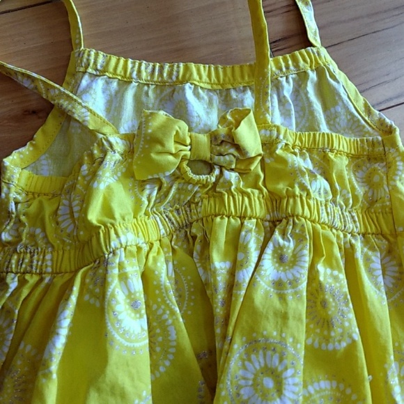 2 dresses! - Picture 4 of 7