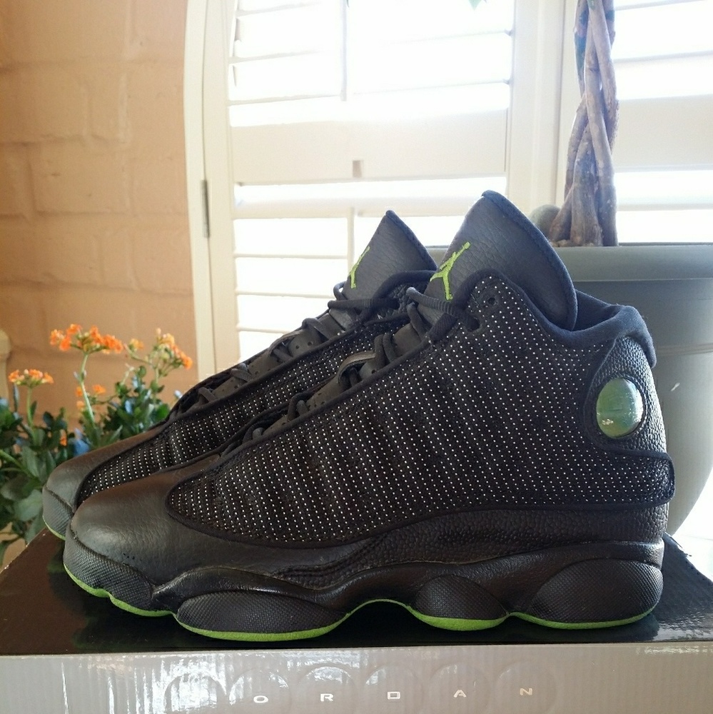 🚫SOLD🚫💚Air Jordan Retro 13 Altitude Green💚