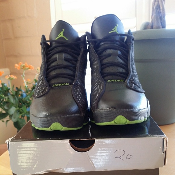 🚫SOLD🚫💚Air Jordan Retro 13 Altitude Green💚 - Picture 3 of 4