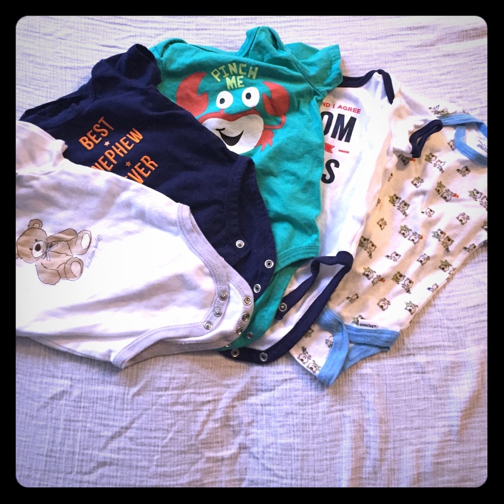 0-3 month onesie 👶 bundle! Like new!