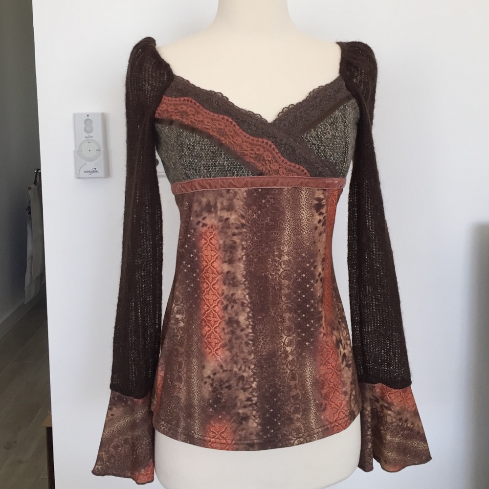 Long sleeve brown top. Made in France