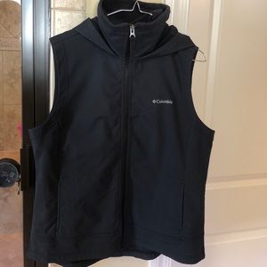 Columbia black hooded vest, size L