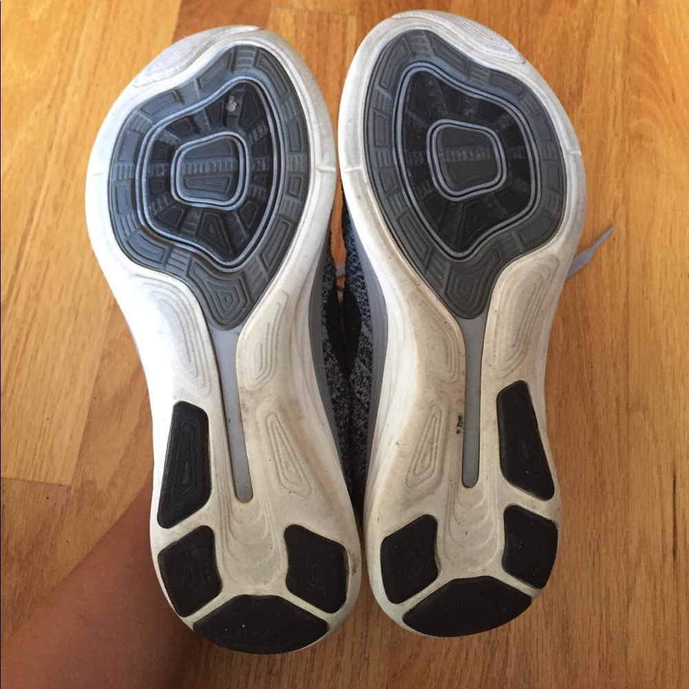 Nike Flyknit Lunar 3 Sneakers - Picture 4 of 5