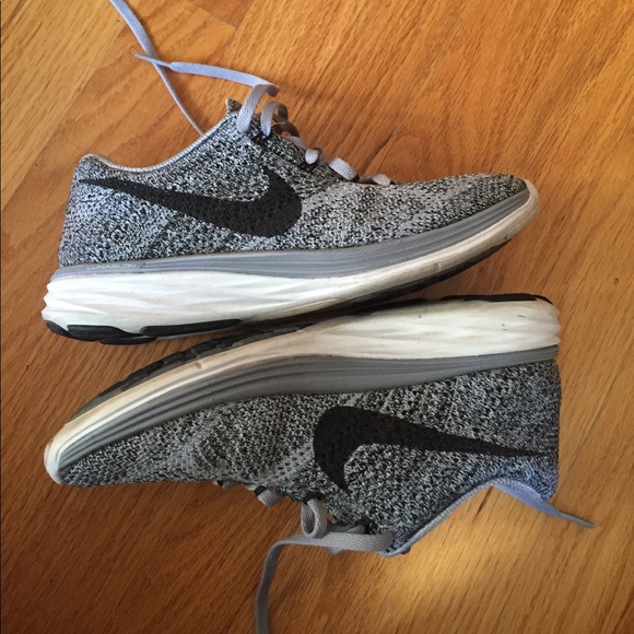Nike Flyknit Lunar 3 Sneakers - Picture 3 of 5