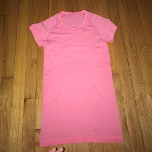 Lululemon swiftly t-shirt