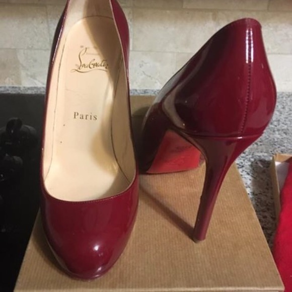 Louboutin red heels - Picture 1 of 5